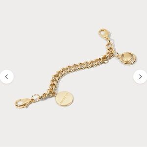 BANDOLIER- Charm Wristlet
CIRCLE HEART CHARM IN GOLD (new with tags)